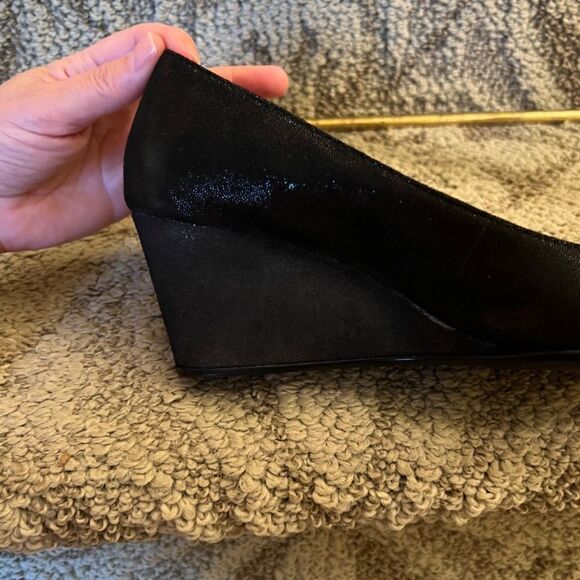 EUC Taryn by Taryn Rose Kerrin Black Shimmer Wedge Heels Shoes Size 8 M - Picture 4 of 8